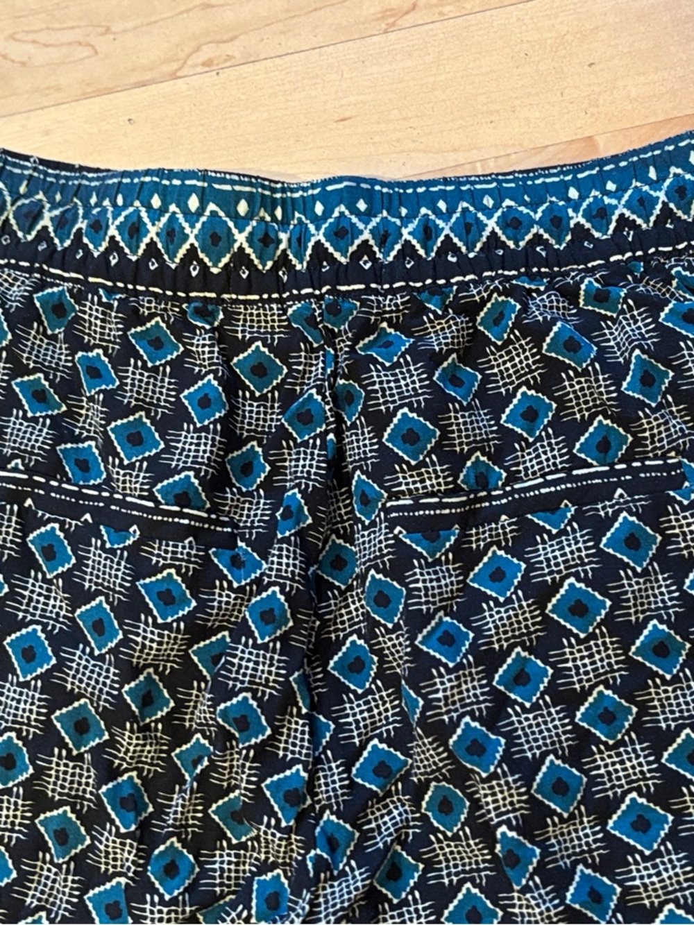 Anthropologie Teal and Black Geometric Cropped Pants - size XS - Picture 6 of 12